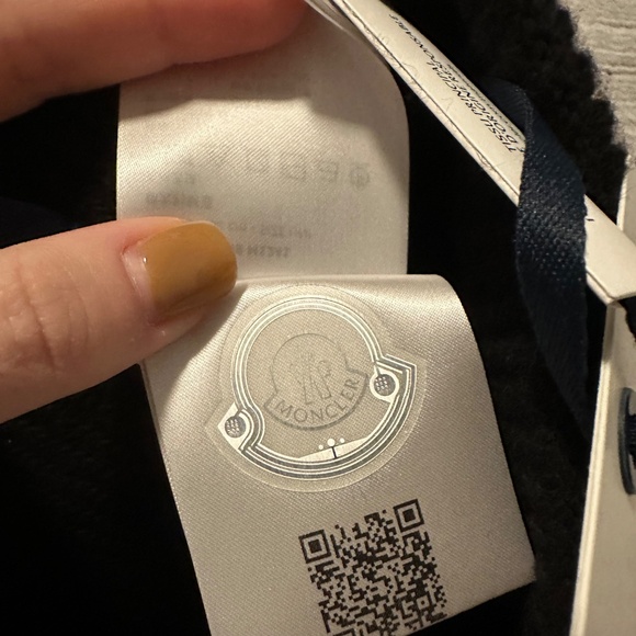 Moncler Berretto Wool Beanie in Black - Picture 2 of 5